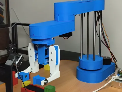 Gripper above the conveyor